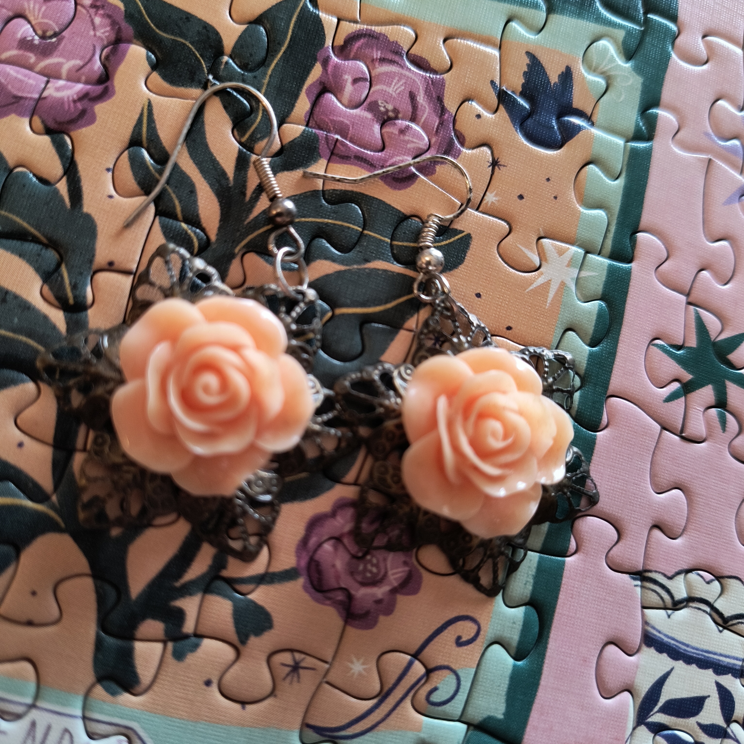 Charming Floral Earrings With Peach Roses 10$